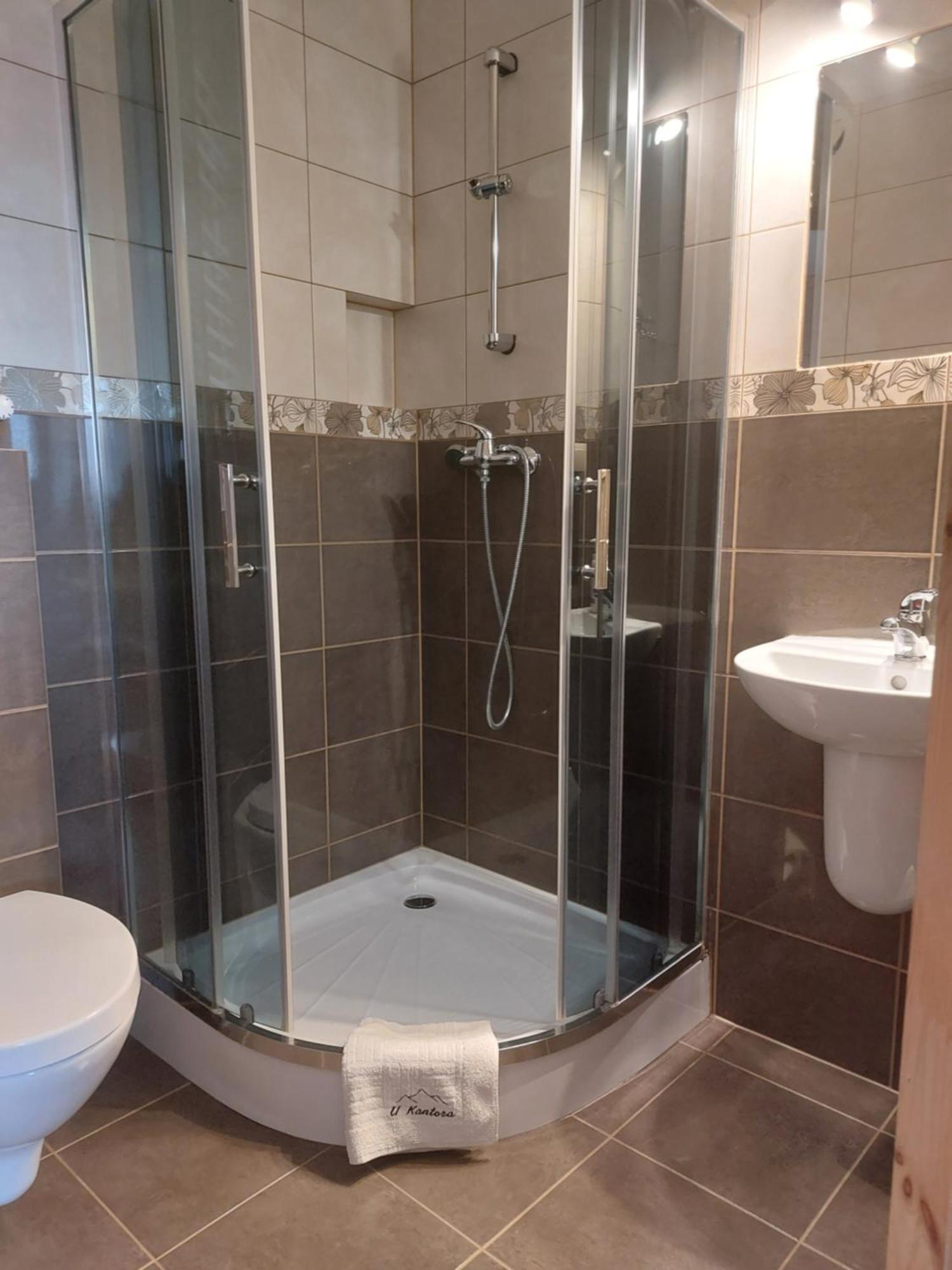 Pokoje Goscinne U Kantora Bukowina Tatrzańska Exteriör bild
