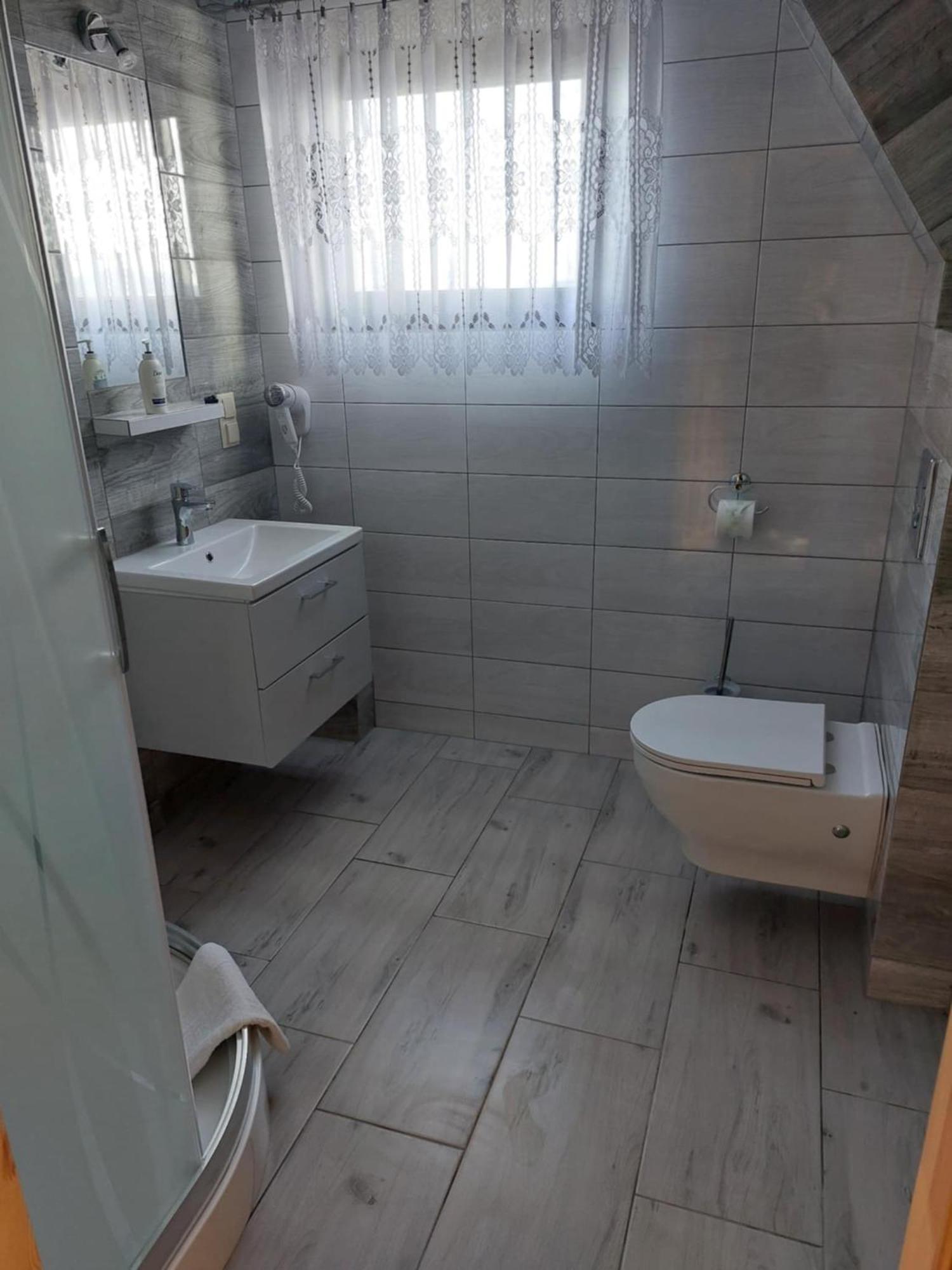 Pokoje Goscinne U Kantora Bukowina Tatrzańska Exteriör bild